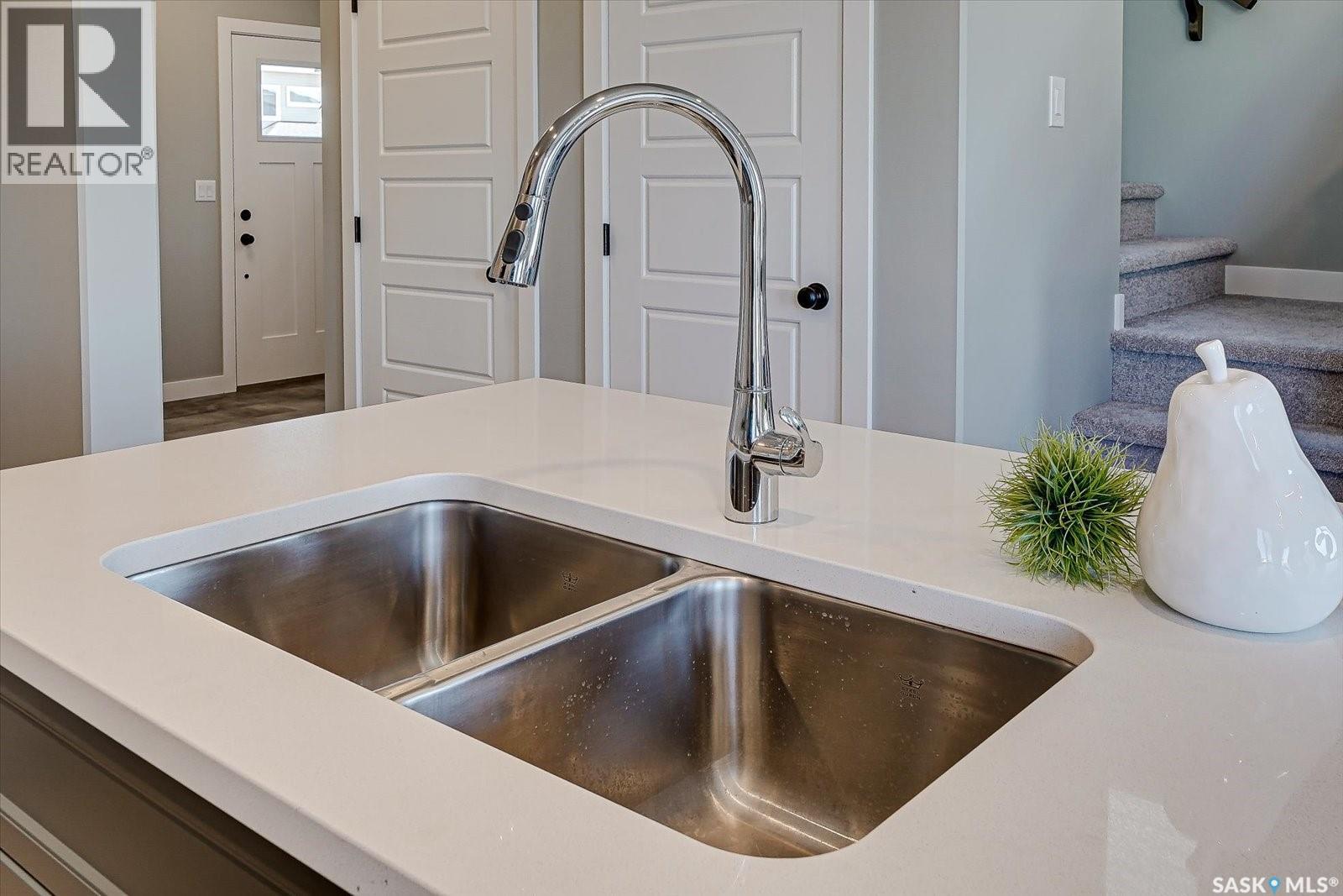 Photo 10 of 3114 Bowen Street, Regina SK
