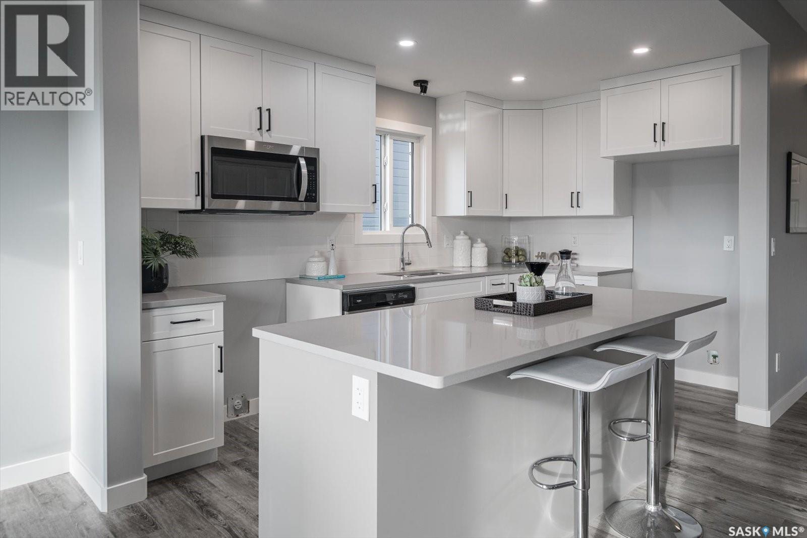 Photo 9 of 3114 Bowen Street, Regina SK
