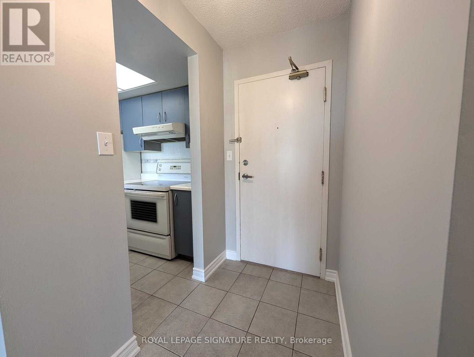 Photo 13 of 316 1001 Cedarglen Gate, Mississauga ON