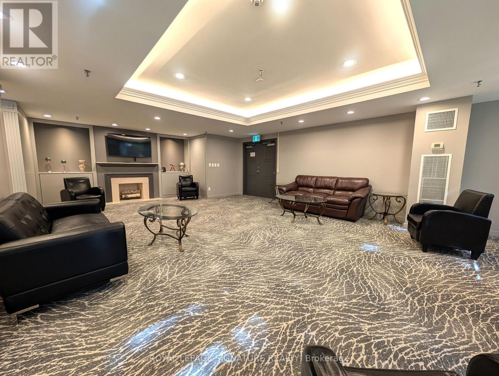 Photo 22 of 316 1001 Cedarglen Gate, Mississauga ON
