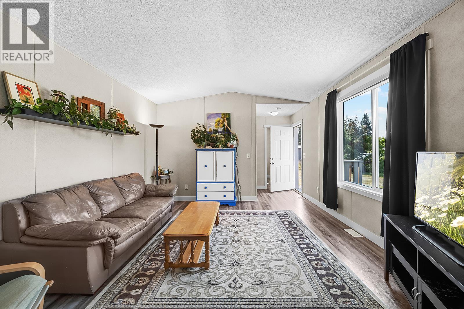 Photo 3 of 7306 Bertrand Road, Jaffray BC