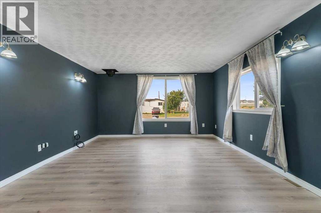Photo 8 of 75 55011 Township 714 Road, Grande Prairie AB