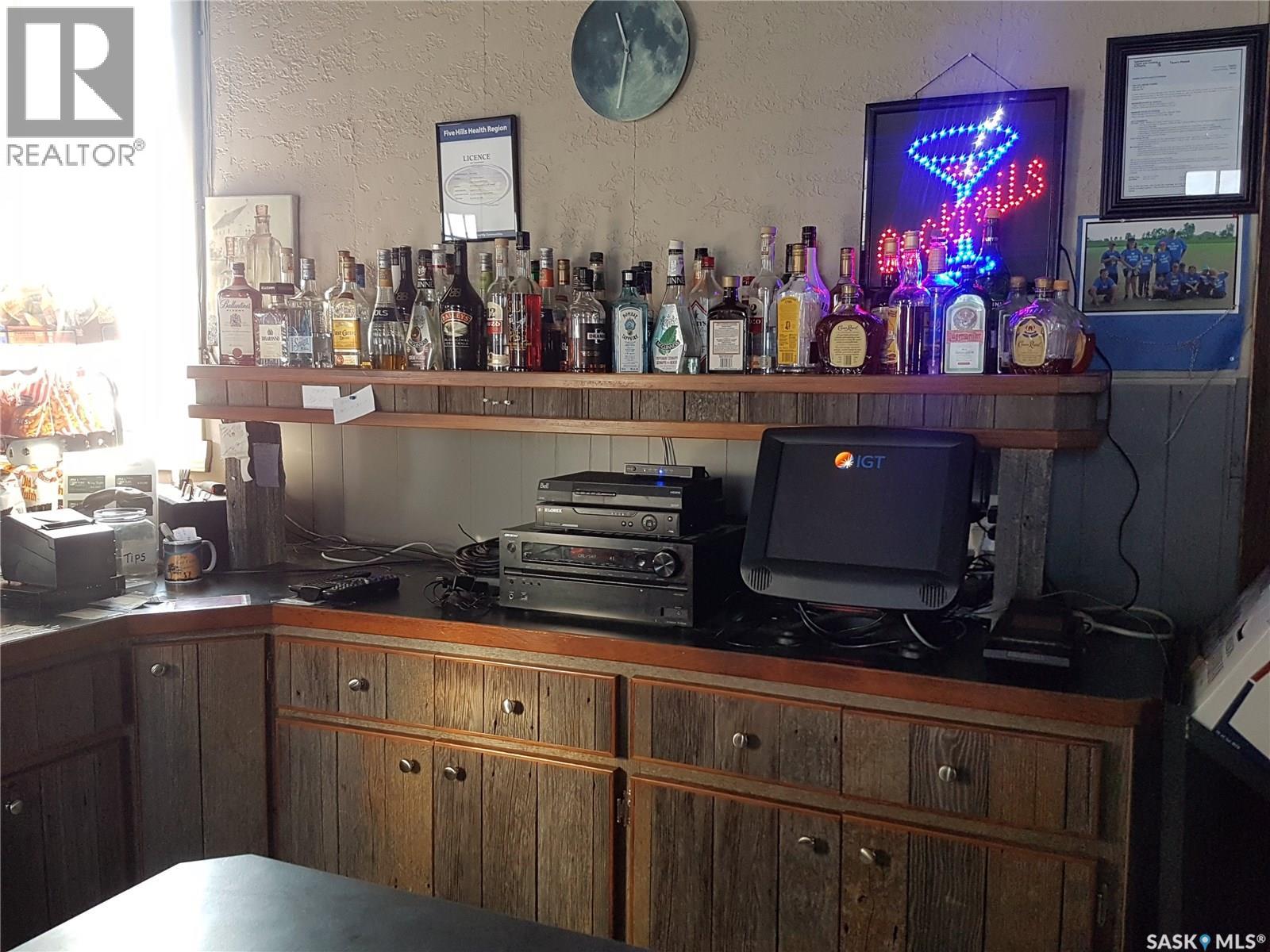 106 1st STREET E - Photo 3 of 27, Kincaid, Saskatchewan