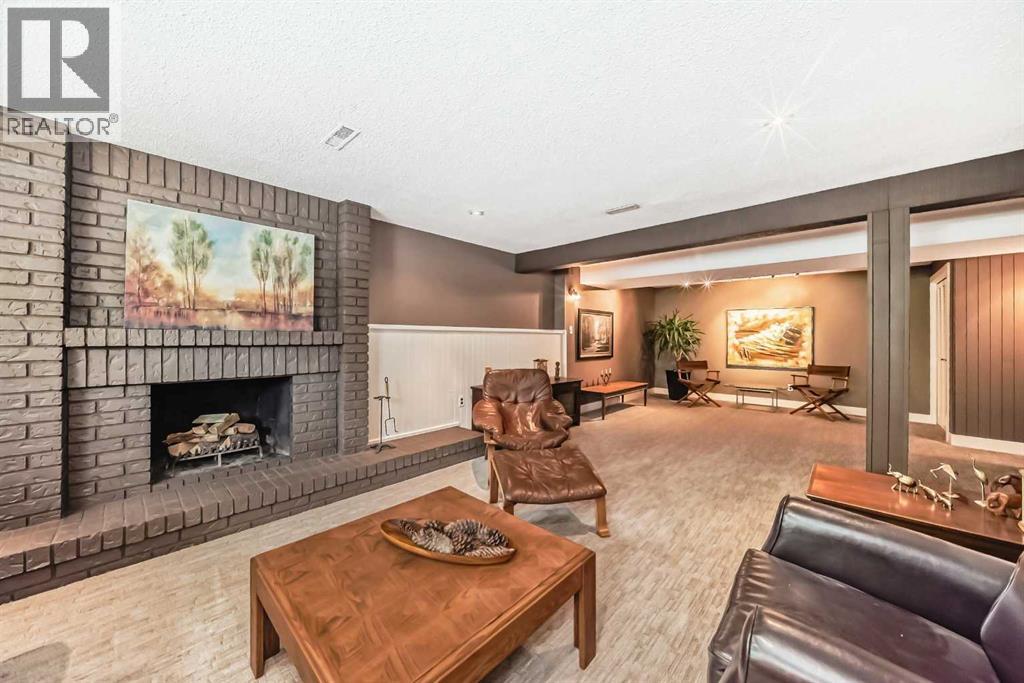 Photo 25 of 124 Oakcliffe Place Sw, Calgary AB