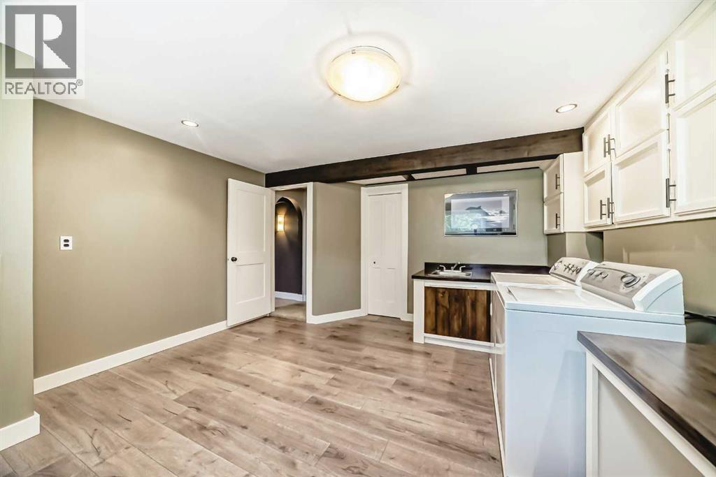 Photo 30 of 124 Oakcliffe Place Sw, Calgary AB