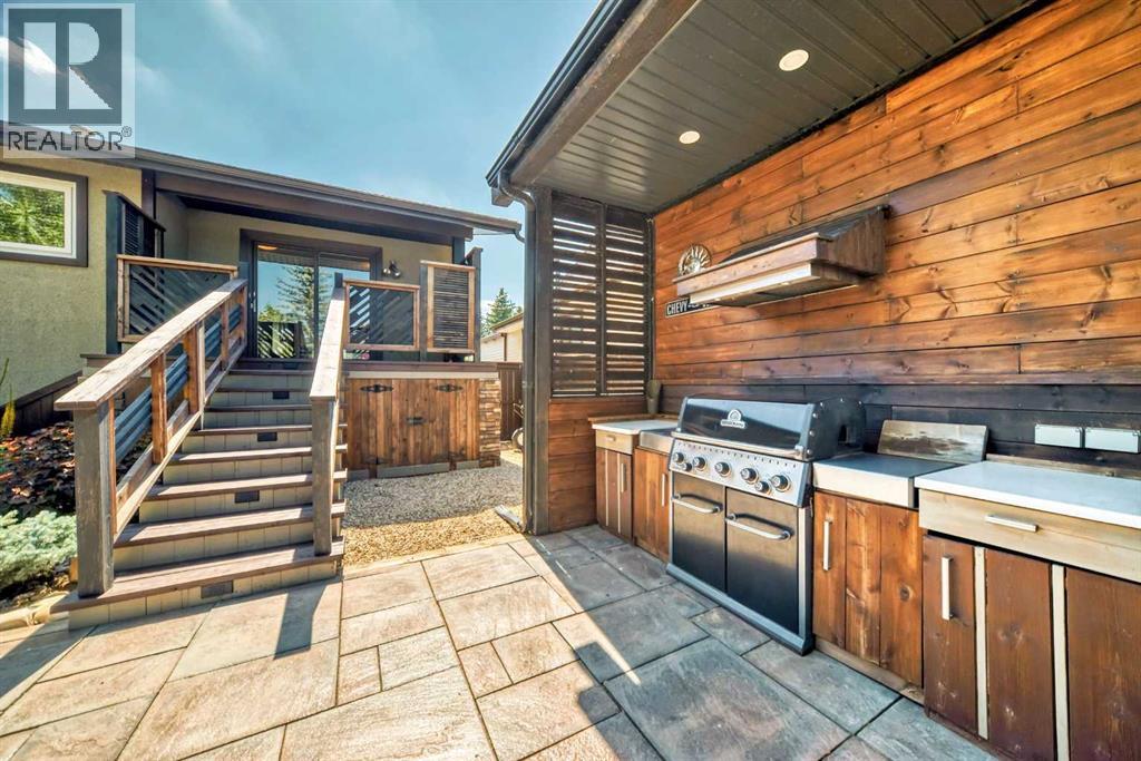 Photo 40 of 124 Oakcliffe Place Sw, Calgary AB