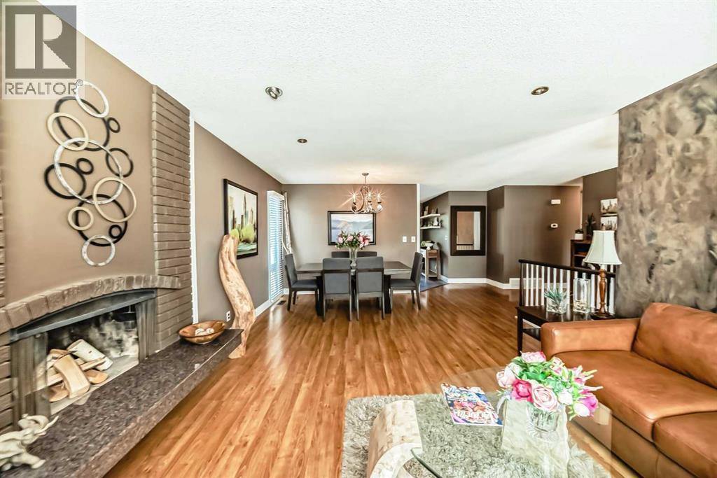 Photo 10 of 124 Oakcliffe Place Sw, Calgary AB