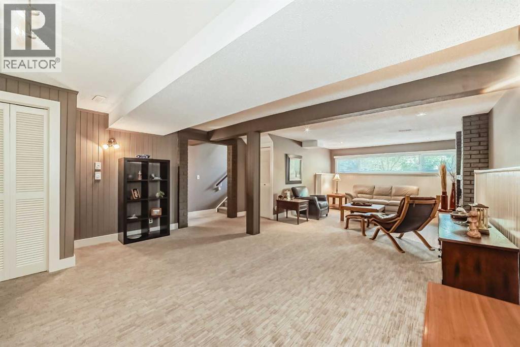 Photo 27 of 124 Oakcliffe Place Sw, Calgary AB