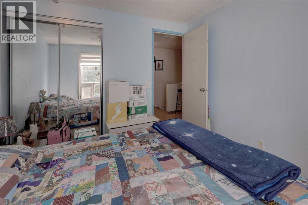 Photo 16 of 417 Ranchview Court Nw, Calgary AB