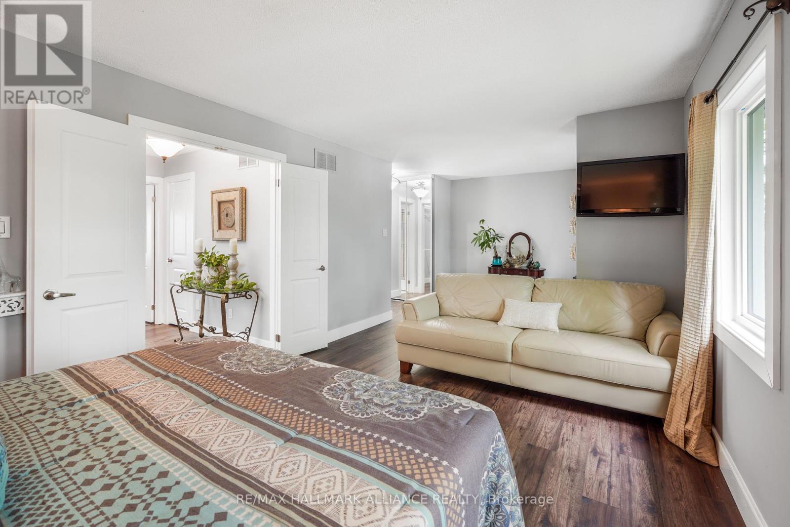 Photo 17 of 25 6859 Edenwood Drive, Mississauga ON