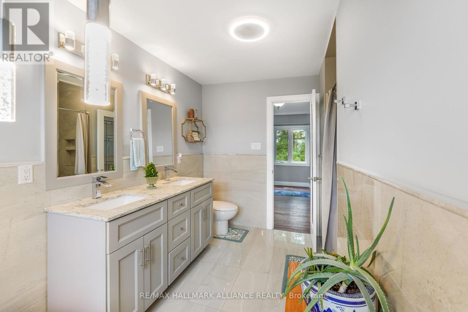 Photo 20 of 25 6859 Edenwood Drive, Mississauga ON