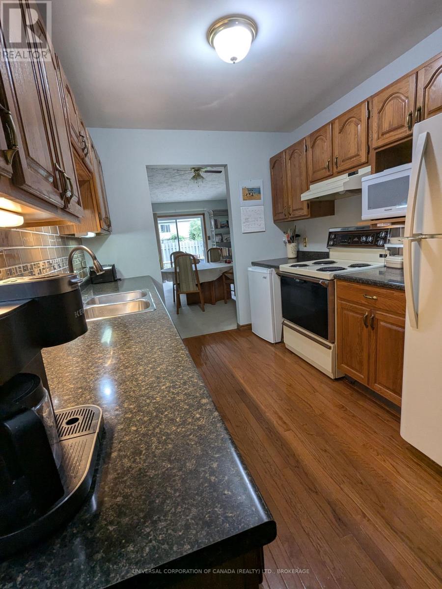 Photo 6 of 67 Foundry Street, Leamington ON
