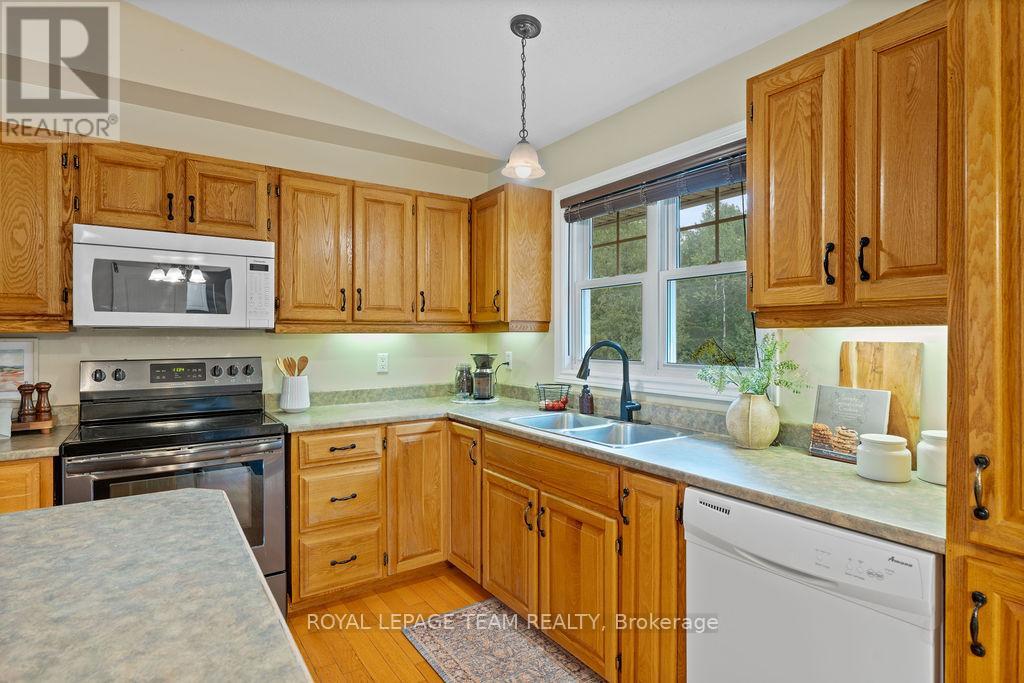Photo 16 of 299 Golf Club Road, Mcnab Braeside ON