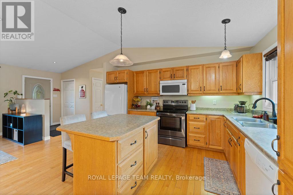 Photo 18 of 299 Golf Club Road, Mcnab Braeside ON