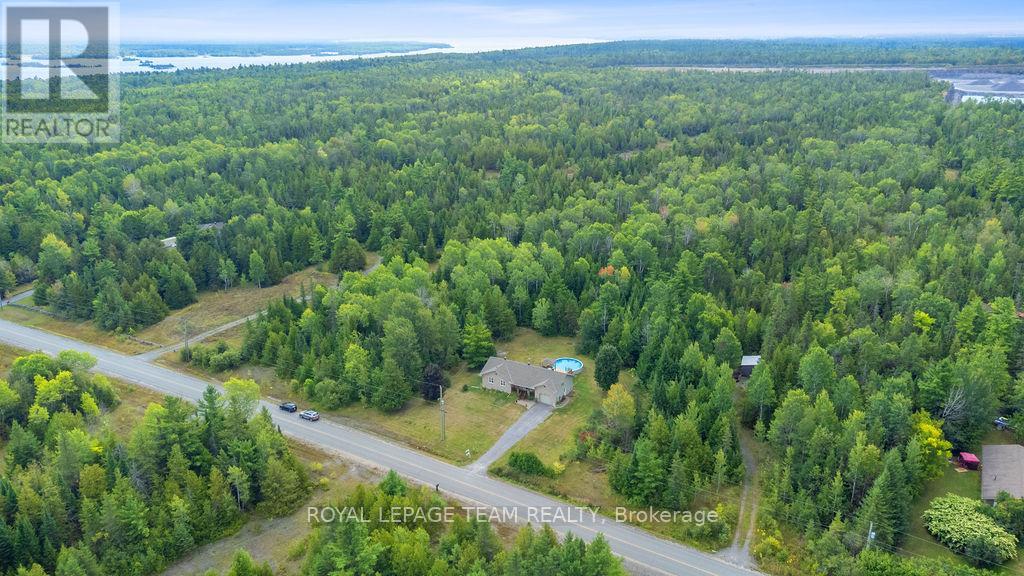 Photo 2 of 299 Golf Club Road, Mcnab Braeside ON
