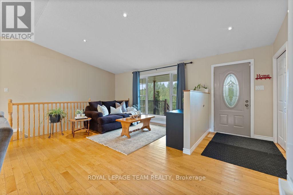 Photo 6 of 299 Golf Club Road, Mcnab Braeside ON