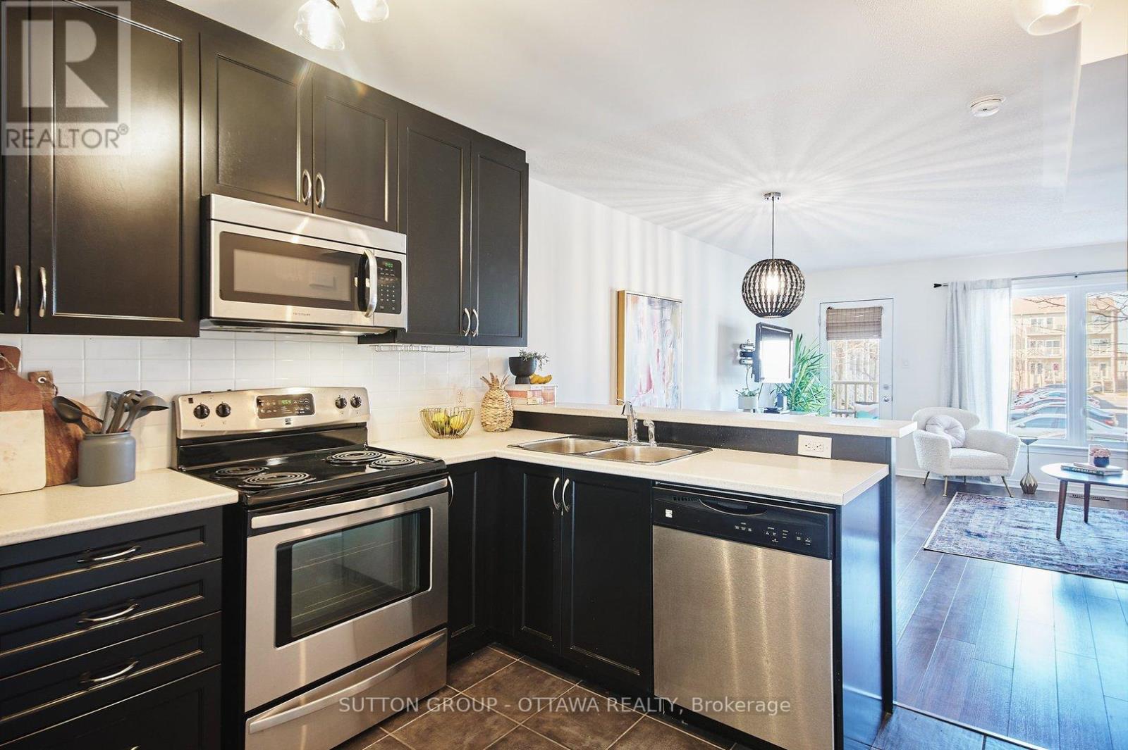 Photo 6 of 2625 Longfields Drive, Ottawa ON