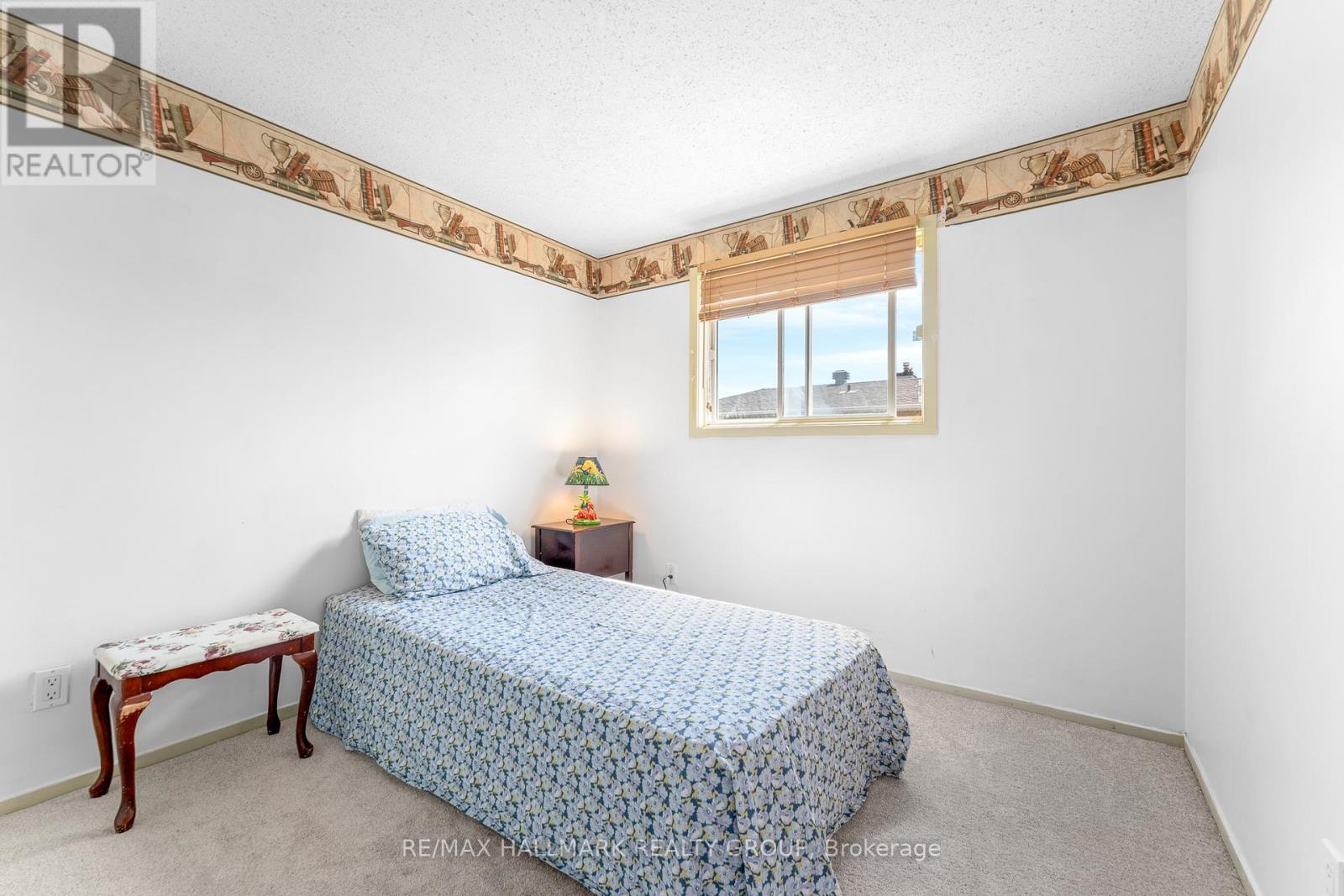 Photo 31 of 41 Sovereign Avenue, Ottawa ON