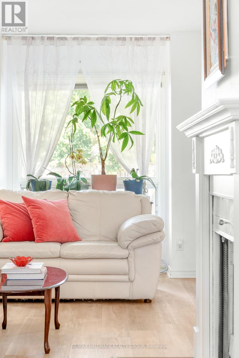 Photo 8 of 41 Sovereign Avenue, Ottawa ON