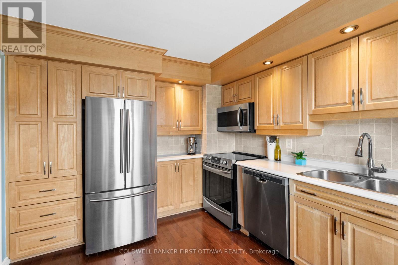 Photo 8 of 12 550 Straby Avenue, Ottawa ON