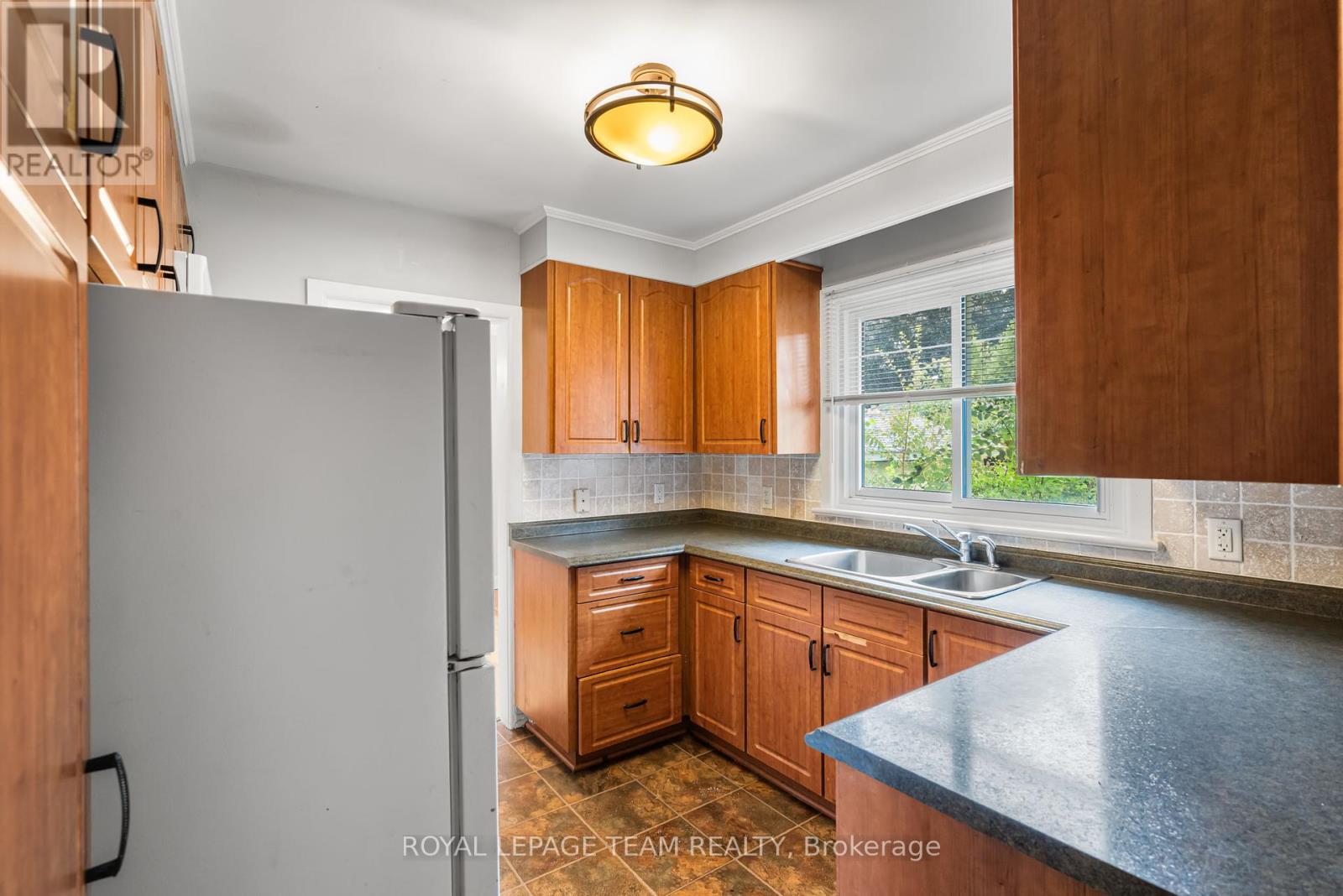 Photo 17 of 31 Savuto Way Street, Ottawa ON