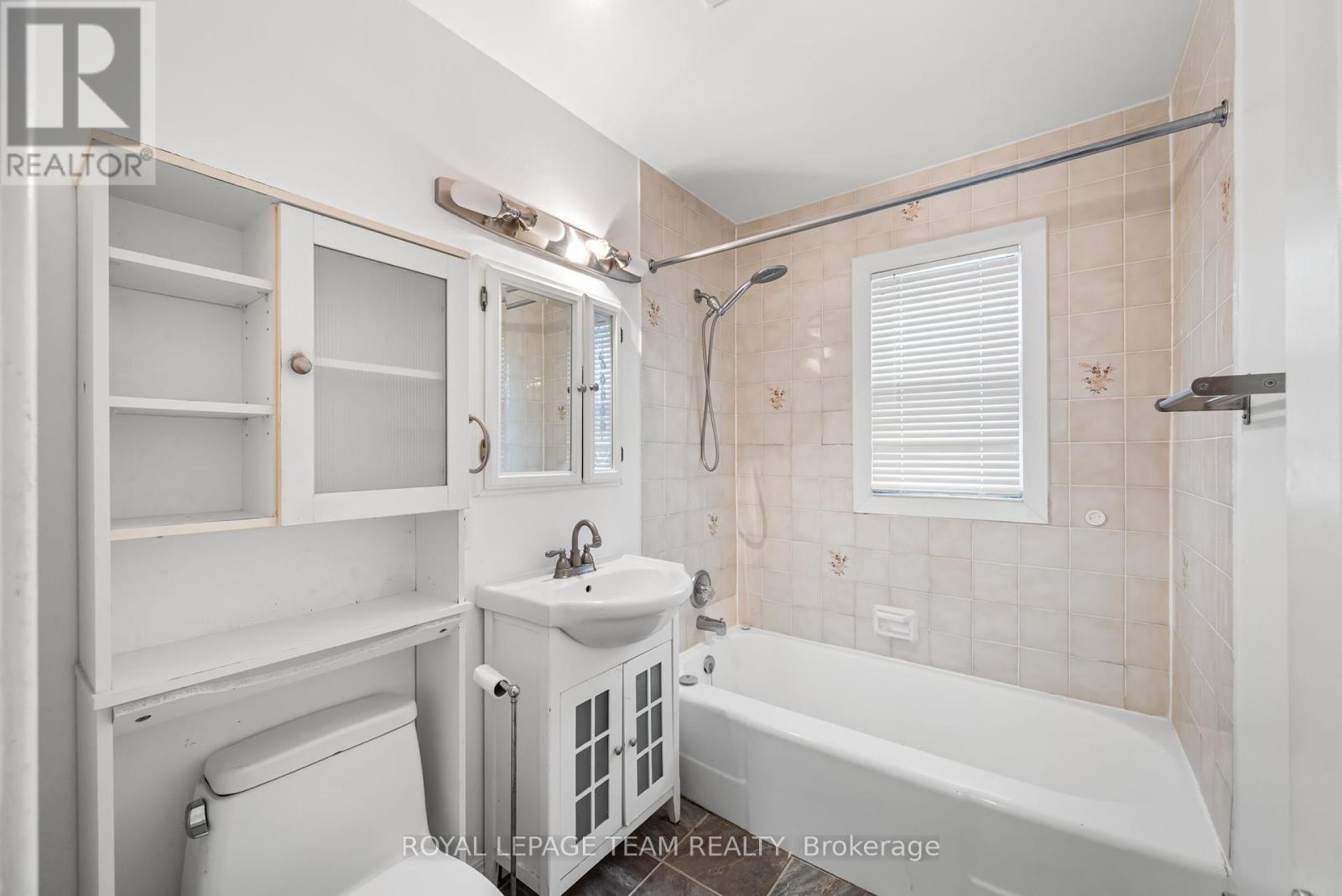 Photo 27 of 31 Savuto Way Street, Ottawa ON