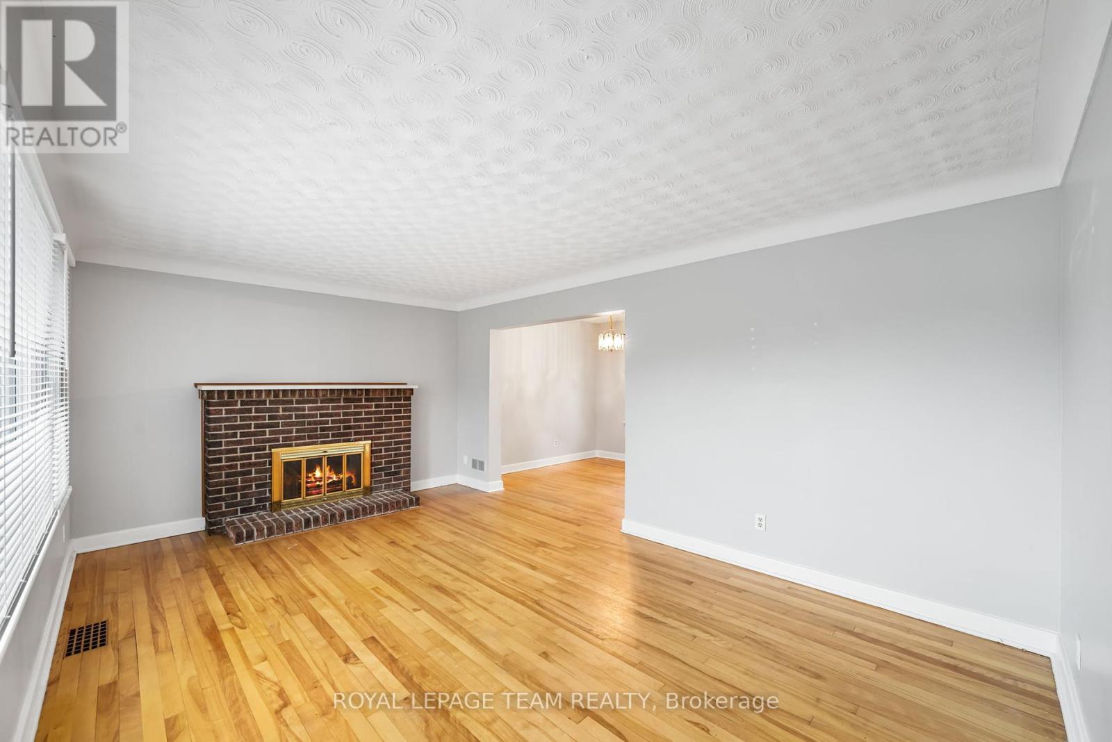 Photo 9 of 31 Savuto Way Street, Ottawa ON