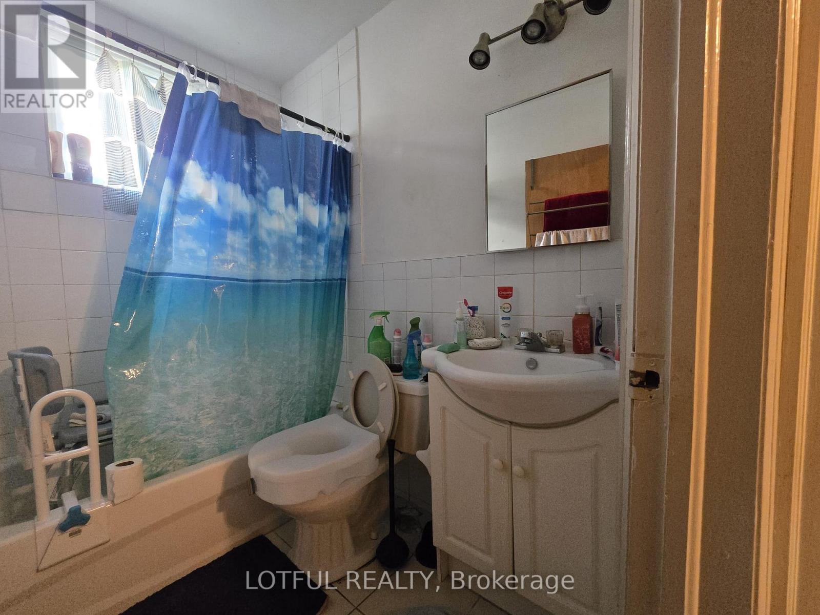 Photo 23 of 484 Queen Mary Street, Ottawa ON