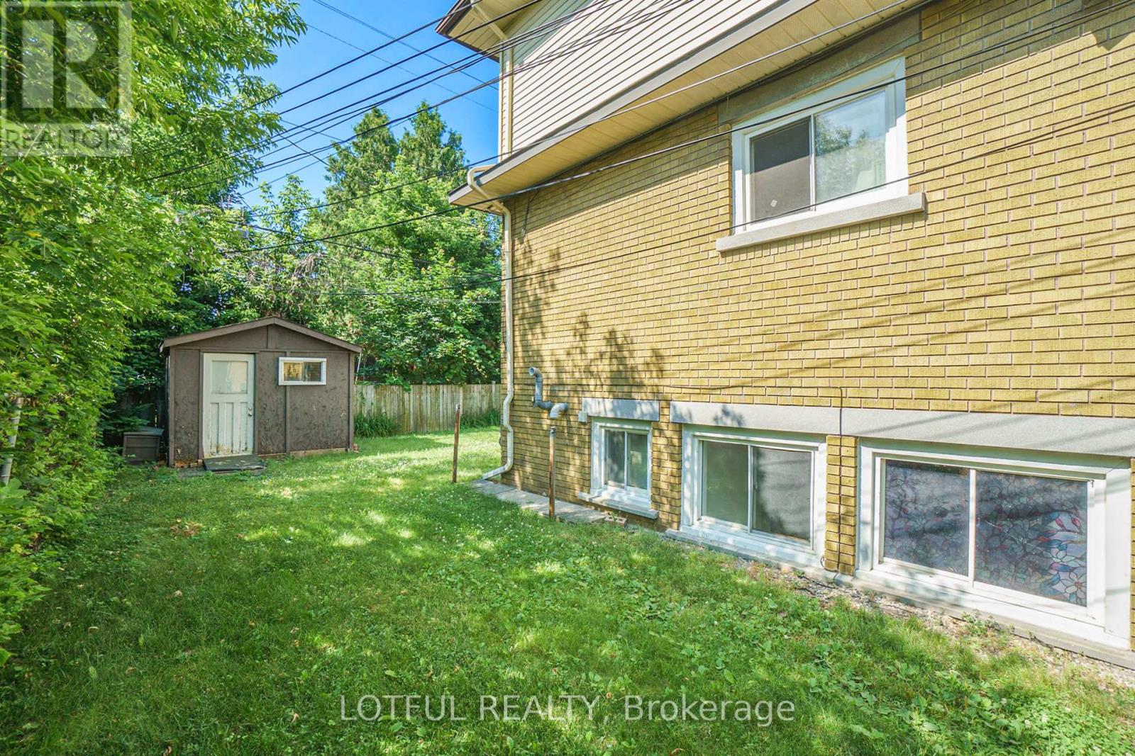 Photo 27 of 484 Queen Mary Street, Ottawa ON