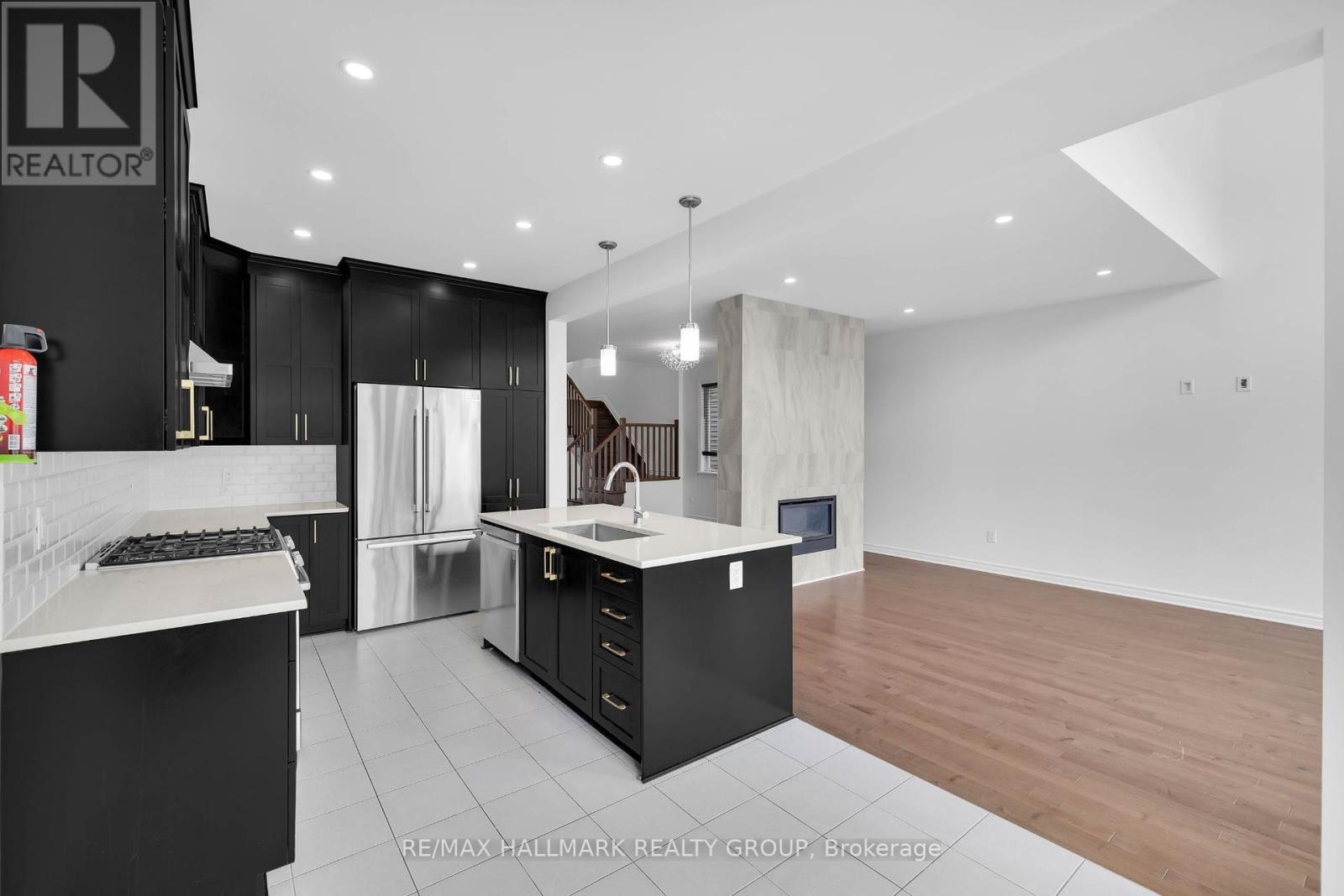 Photo 15 of 276 Big Dipper Street, Ottawa ON