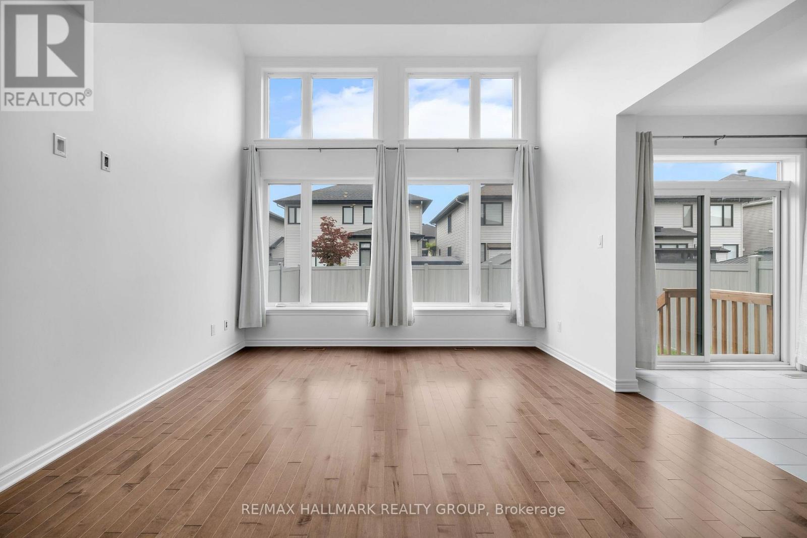 Photo 7 of 276 Big Dipper Street, Ottawa ON