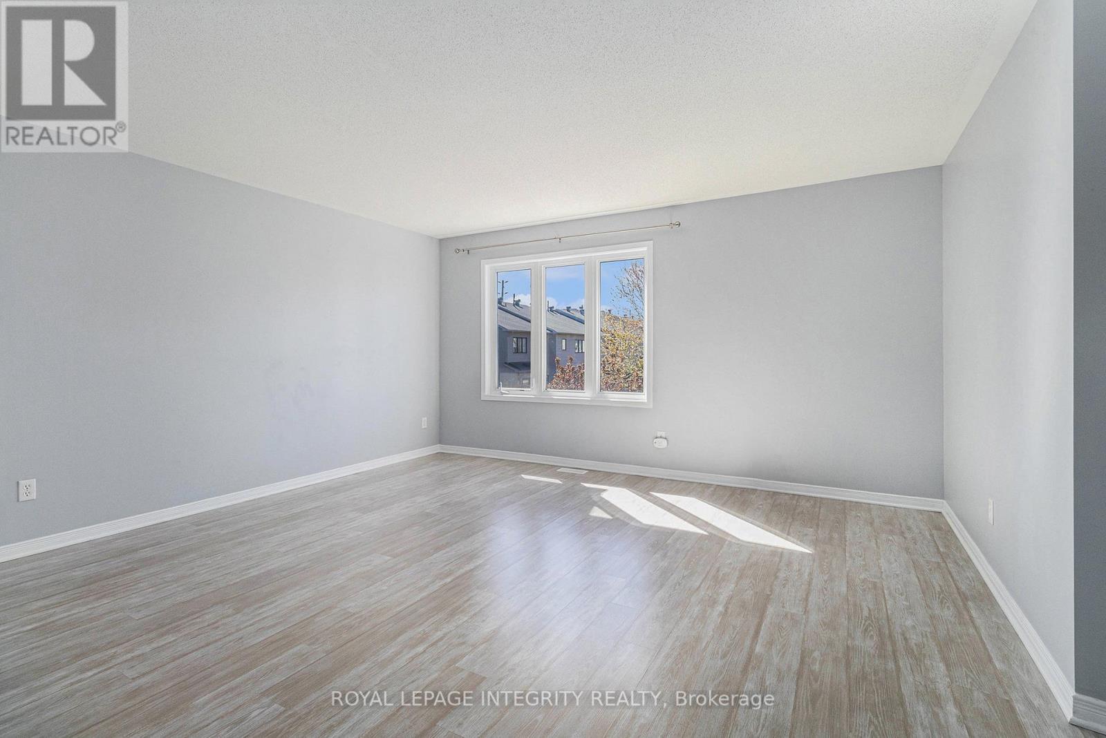 Photo 17 of 258 Sorento Street, Ottawa ON