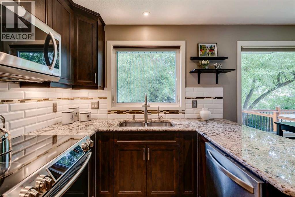 Photo 12 of 32 Brookpark Rise Sw, Calgary AB