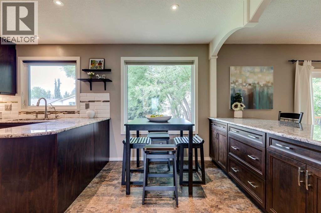 Photo 15 of 32 Brookpark Rise Sw, Calgary AB