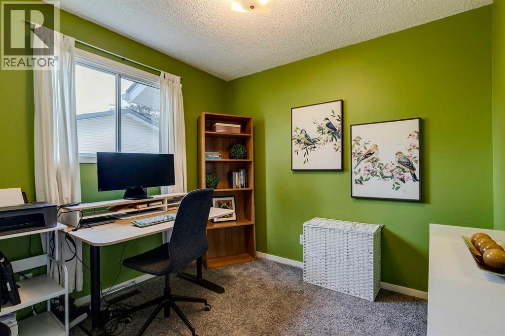 Photo 23 of 32 Brookpark Rise Sw, Calgary AB