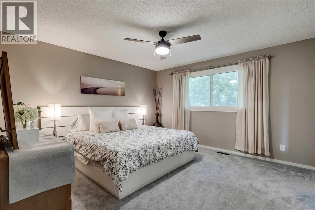 Photo 26 of 32 Brookpark Rise Sw, Calgary AB