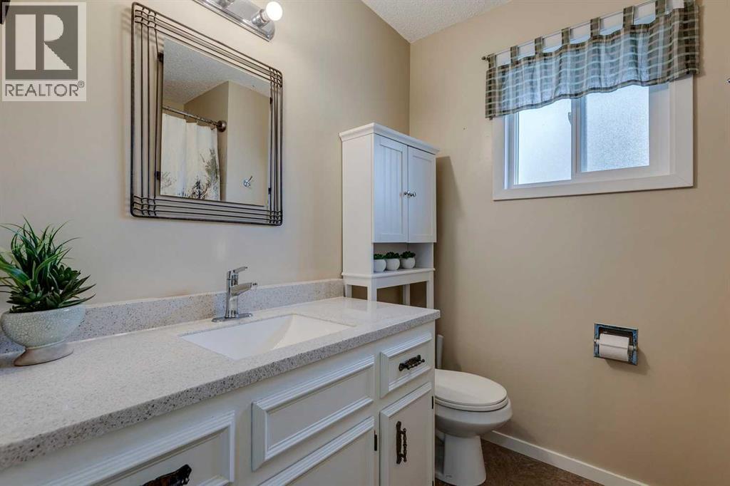 Photo 31 of 32 Brookpark Rise Sw, Calgary AB