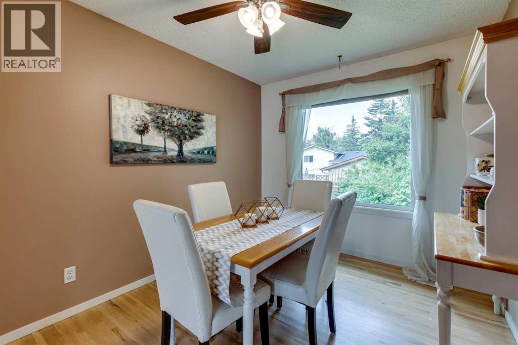 Photo 7 of 32 Brookpark Rise Sw, Calgary AB