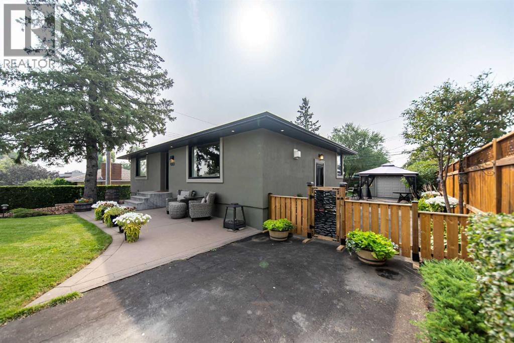 Photo 2 of 4303 19 Avenue Sw, Calgary AB
