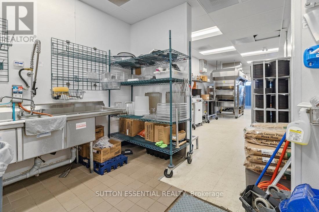 Photo 19 of 207 Brockville Street, Smiths Falls ON