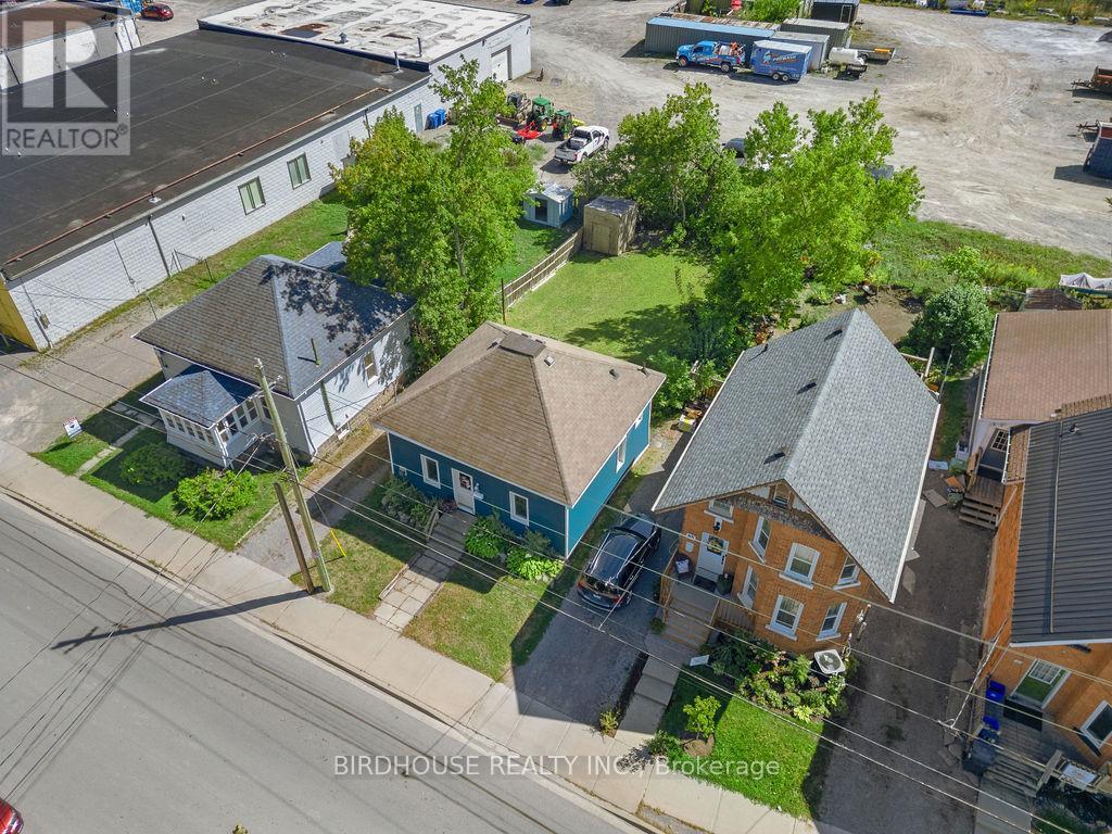 Photo 25 of 83 Durham Street W, Kawartha Lakes ON