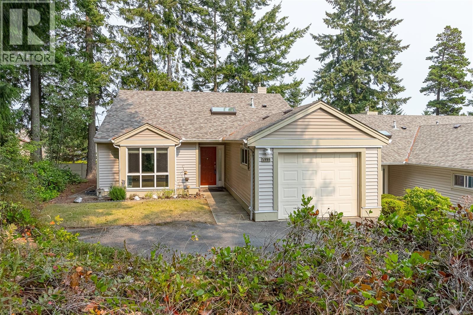 Photo 1 of 5998 Waterton Dr, Nanaimo BC