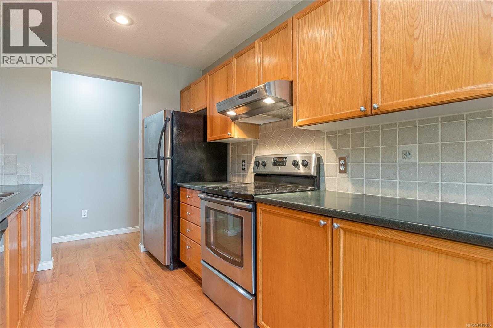Photo 14 of 5998 Waterton Dr, Nanaimo BC