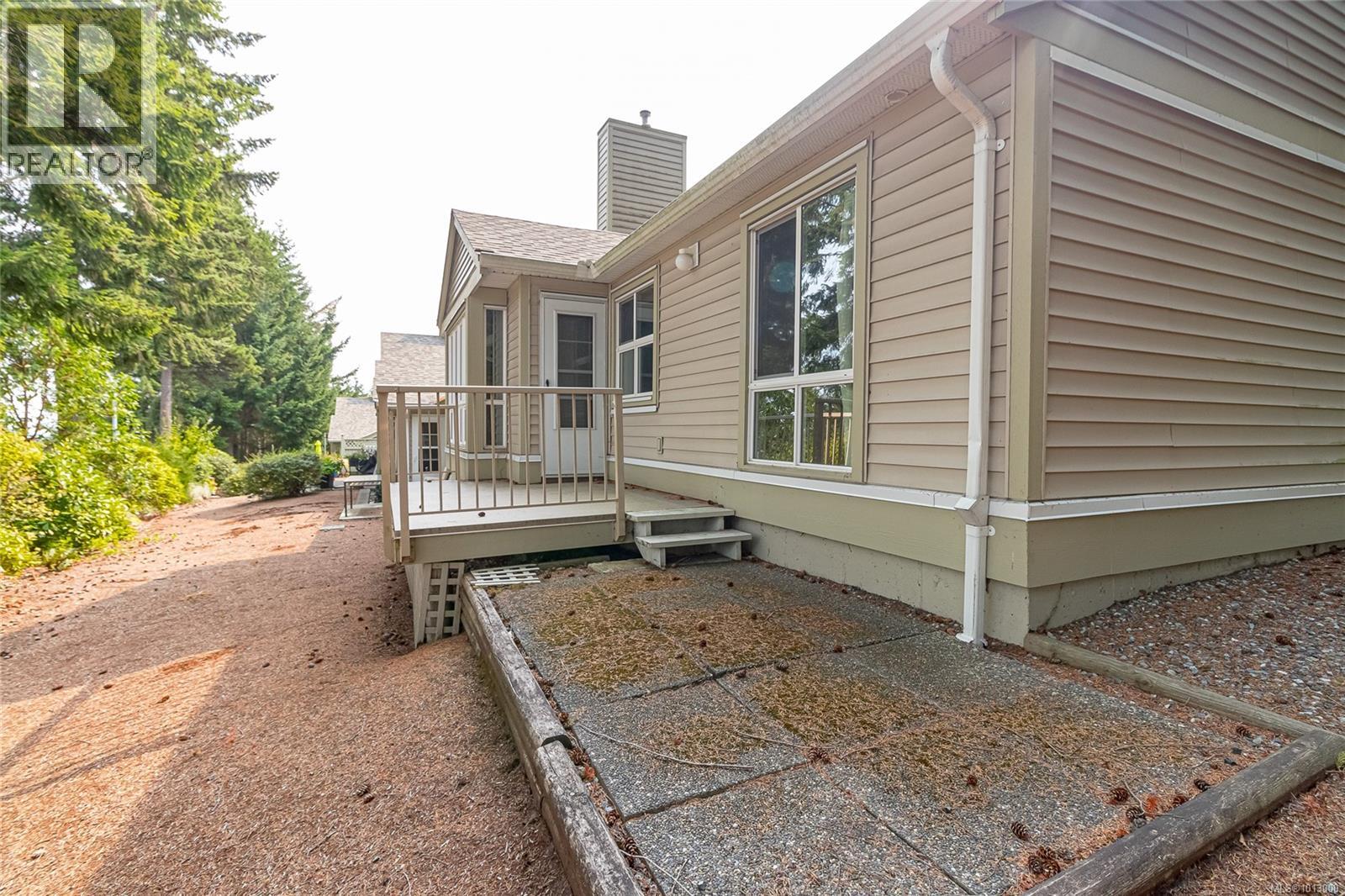 Photo 26 of 5998 Waterton Dr, Nanaimo BC