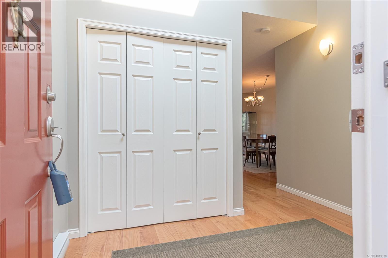 Photo 5 of 5998 Waterton Dr, Nanaimo BC