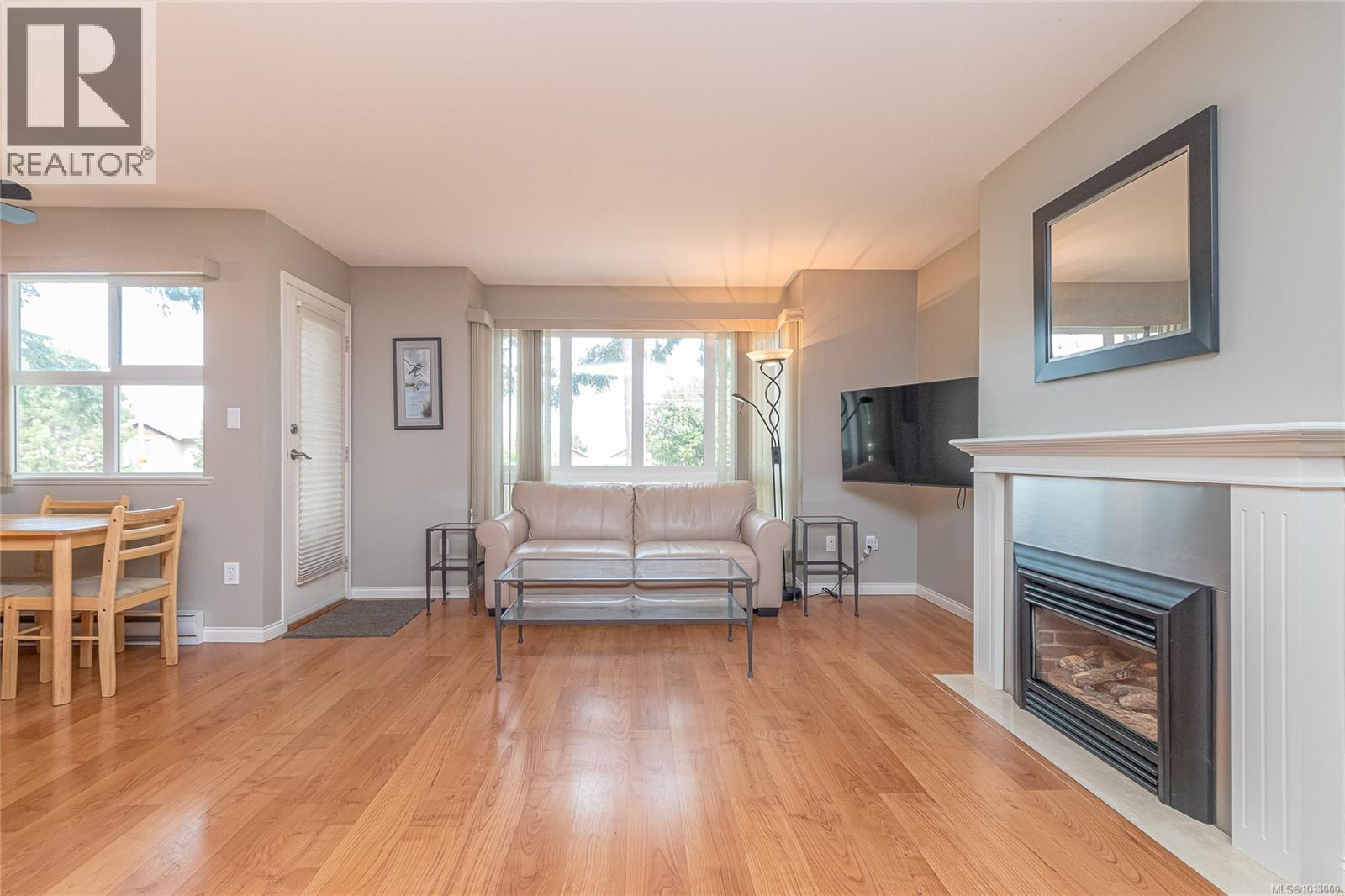 Photo 6 of 5998 Waterton Dr, Nanaimo BC