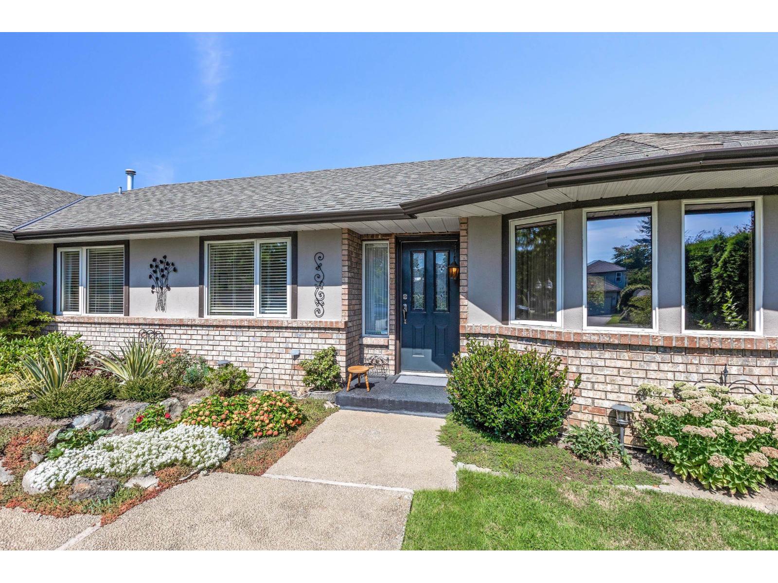 Photo 4 of 22167 46 Avenue, Langley BC