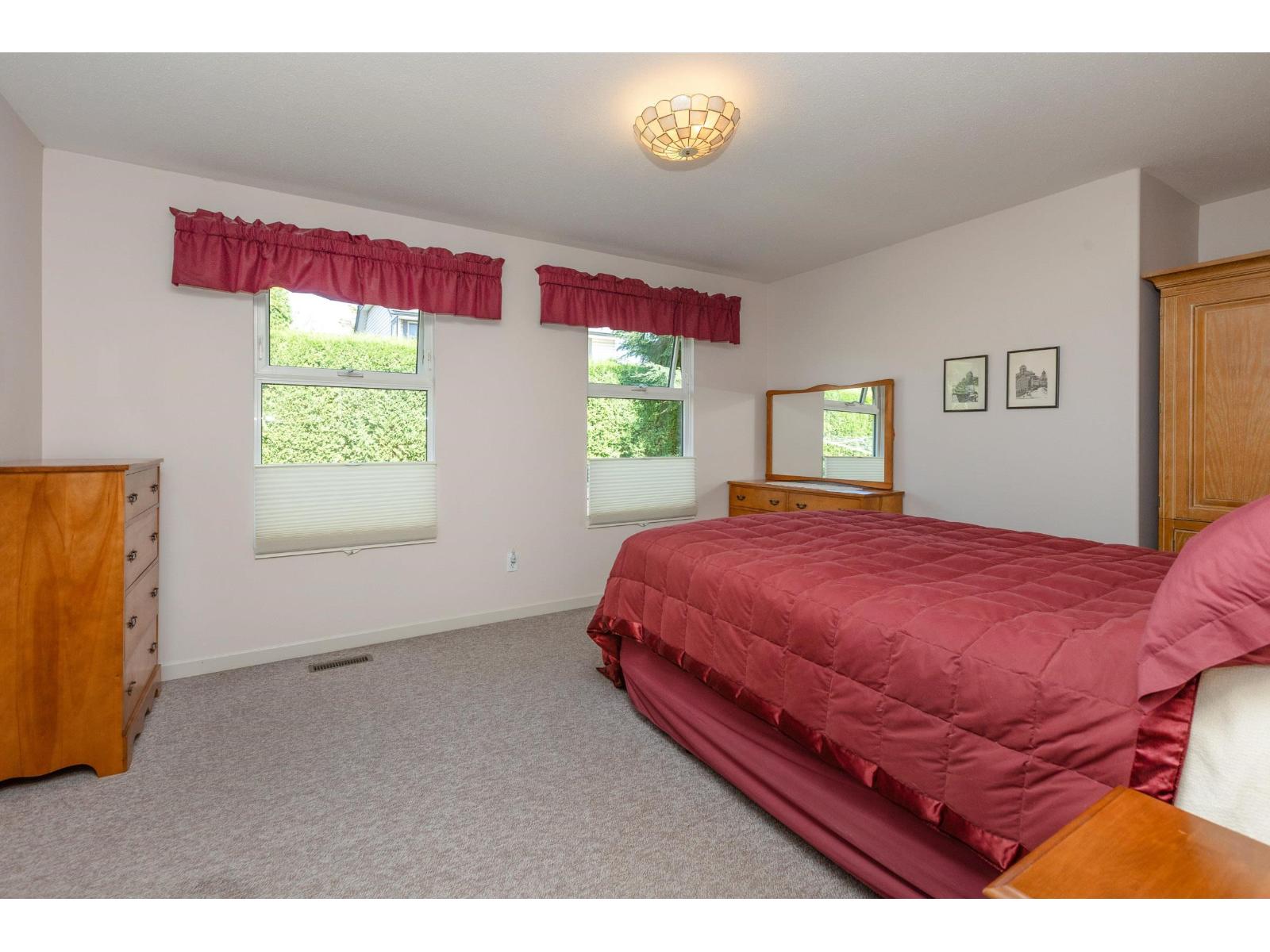 Photo 15 of 22167 46 Avenue, Langley BC
