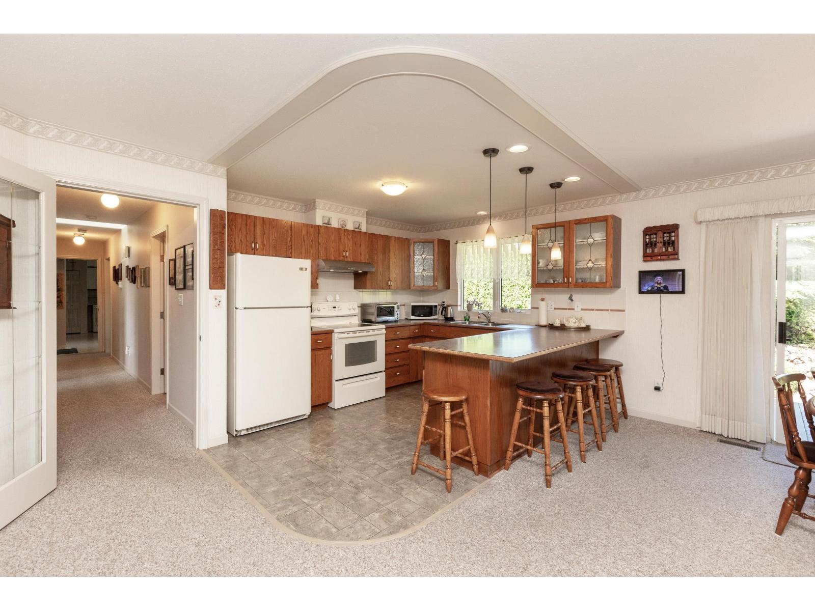Photo 8 of 22167 46 Avenue, Langley BC