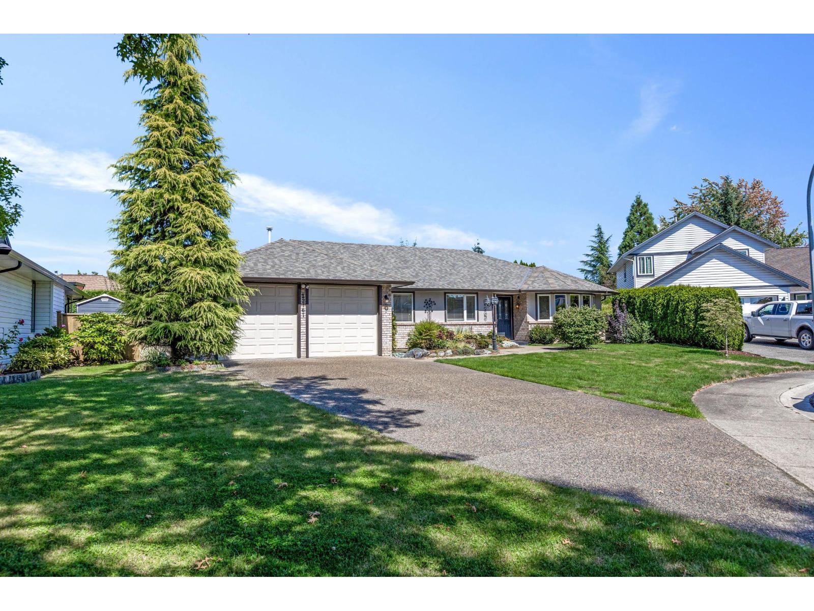 Photo 2 of 22167 46 Avenue, Langley BC